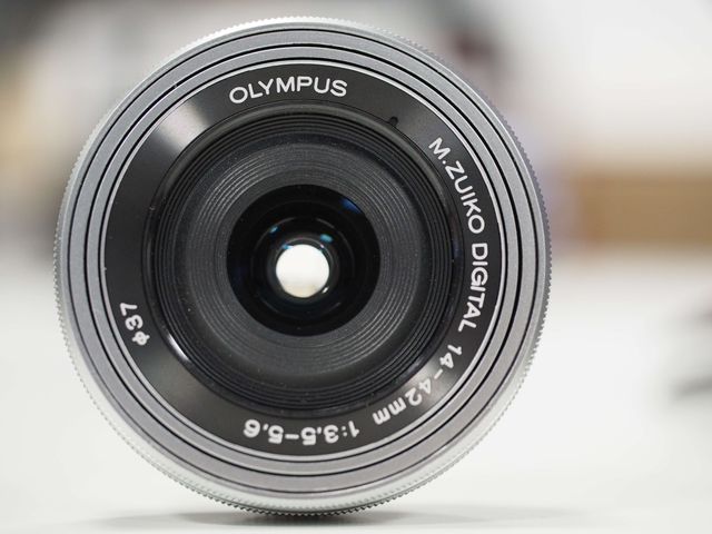 Olympus PEN E-PL8 Review